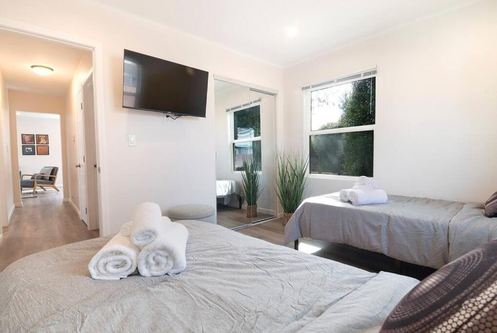 Beautiful 3 Bed 1 Bath Designer Home + Hot Tub 洛杉矶 外观 照片