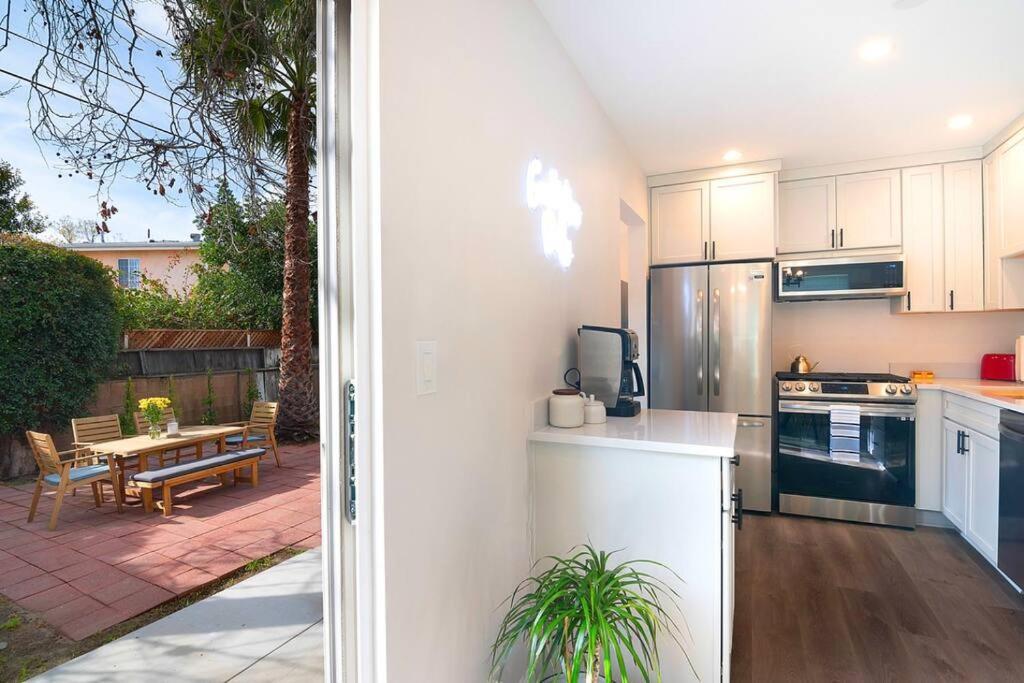 Beautiful 3 Bed 1 Bath Designer Home + Hot Tub 洛杉矶 外观 照片