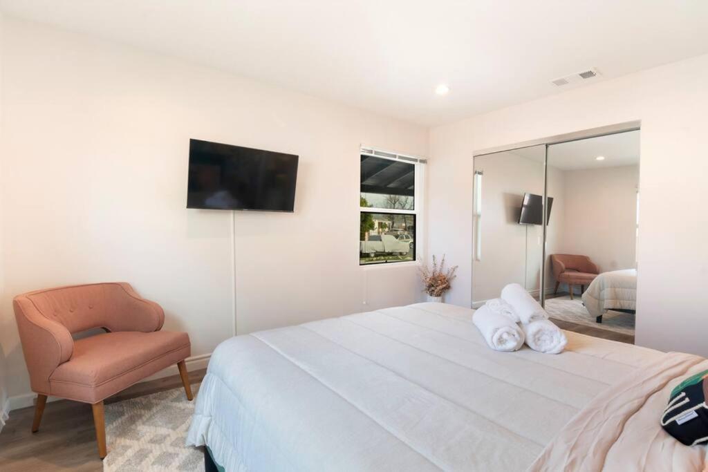 Beautiful 3 Bed 1 Bath Designer Home + Hot Tub 洛杉矶 外观 照片